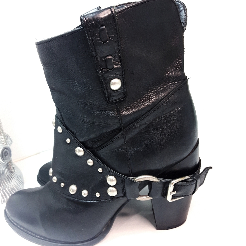 Vintage Brownsđ„Ankle Studded Leather Western Boho Booties - Picture 10 of 14